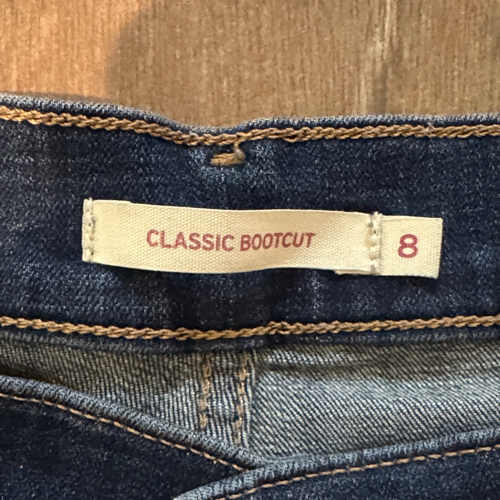 Levi’s Classic Blue Women's Jeans - Picture 2 of 3